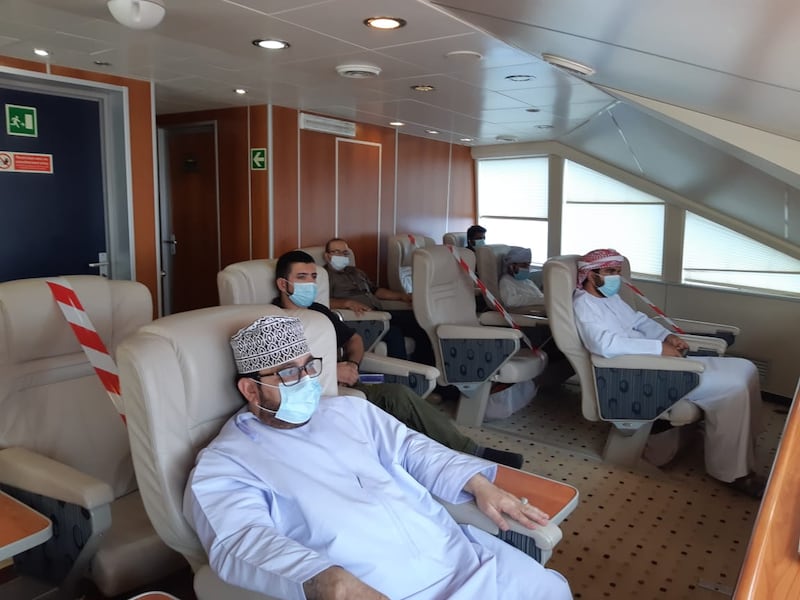 من وإلى مسندم : نقل 11000 شخص و 9000 طن من البضائع والسلع