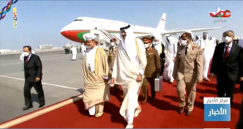 إحداهما مغلقة بينهما: جلستا مباحثات بين جلالة السلطان وأمير قطر