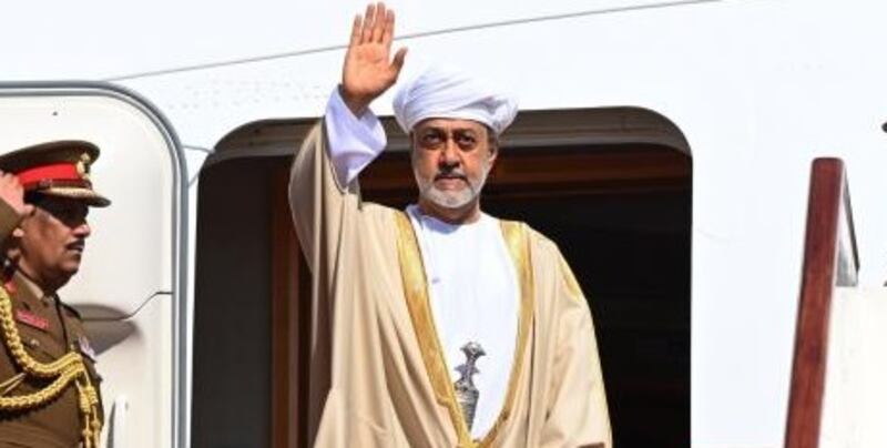 جلالة السلطان يغادر المملكة المتحدة