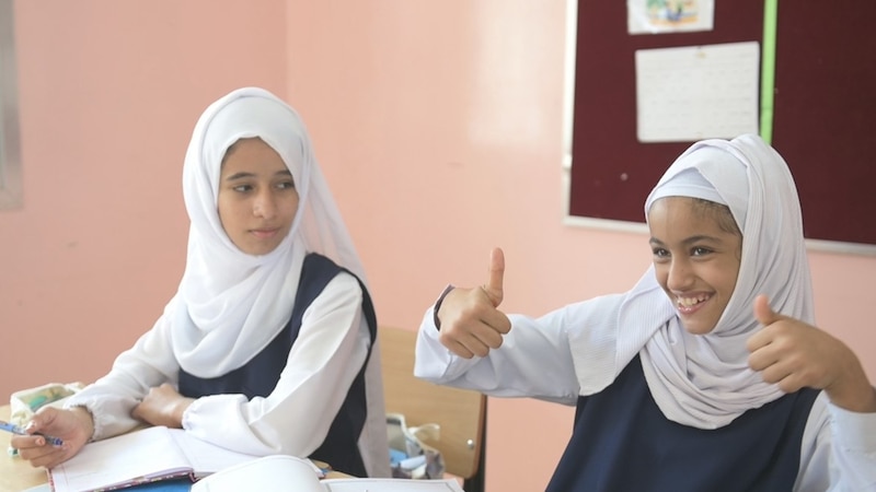 إنهم يتواصلون معنا بـ “الإشارة”؛ فكيف نساعدهم ونتعلم لغتهم؟