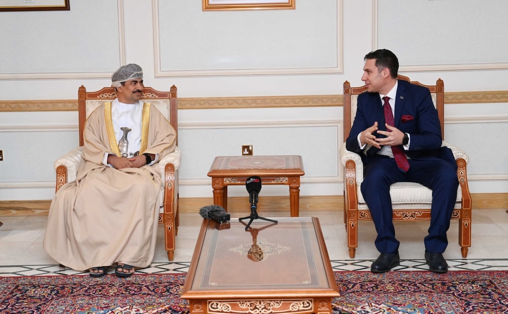 الحراصي يستقبل صحفيين وإعلاميين يمثلون وسائل أوروبية