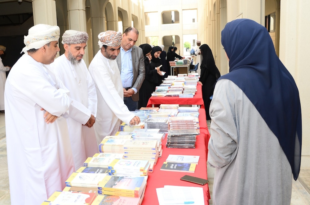 بالصور: تدشين الموسم الثقافي لكلية الآداب والعلوم الاجتماعية