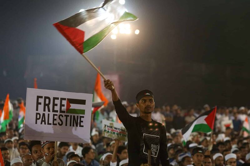 كاتب أمريكي: أمريكا خاطرت بمكانتها العالمية بدعمها اللامحدود للكيان الصهيوني المتآكلة شرعيته