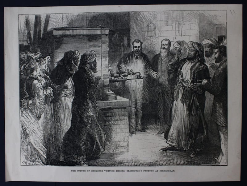 صور أصلية لملوك زنجبار في نزوى؛ فما قصتها؟