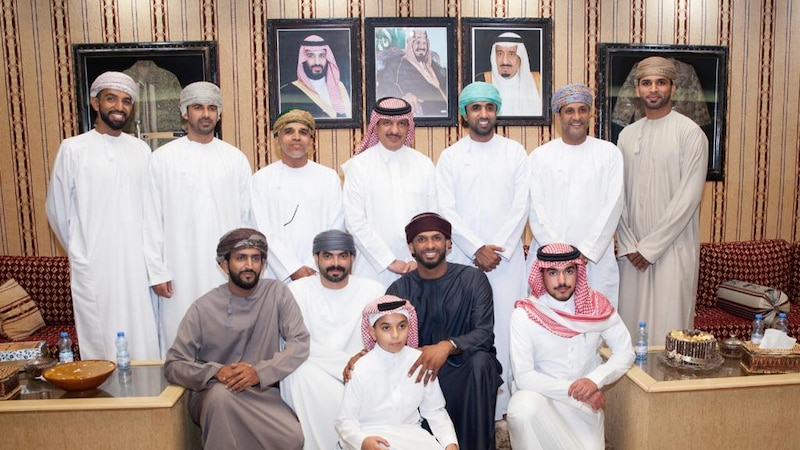 السفير السعودي يحتفي بعدد من اللاعبين العمانيين