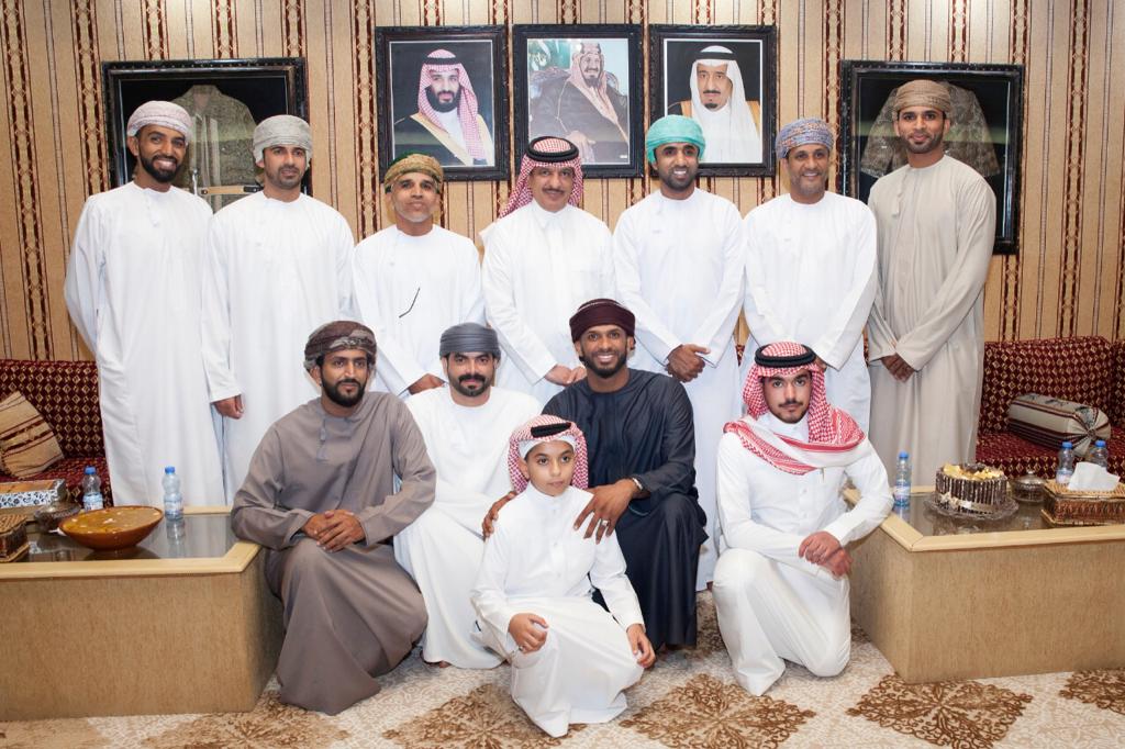 السفير السعودي يحتفي بعدد من اللاعبين العمانيين