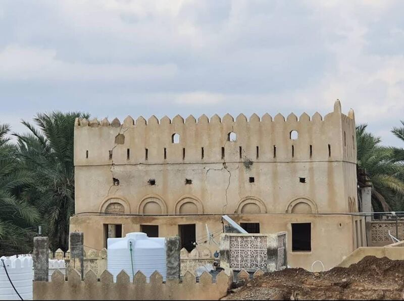 بها معالِم و3 أشجار مُعمِّرة: “حجرة الشيخ” حارةٌ عُمانية تروي التاريخ