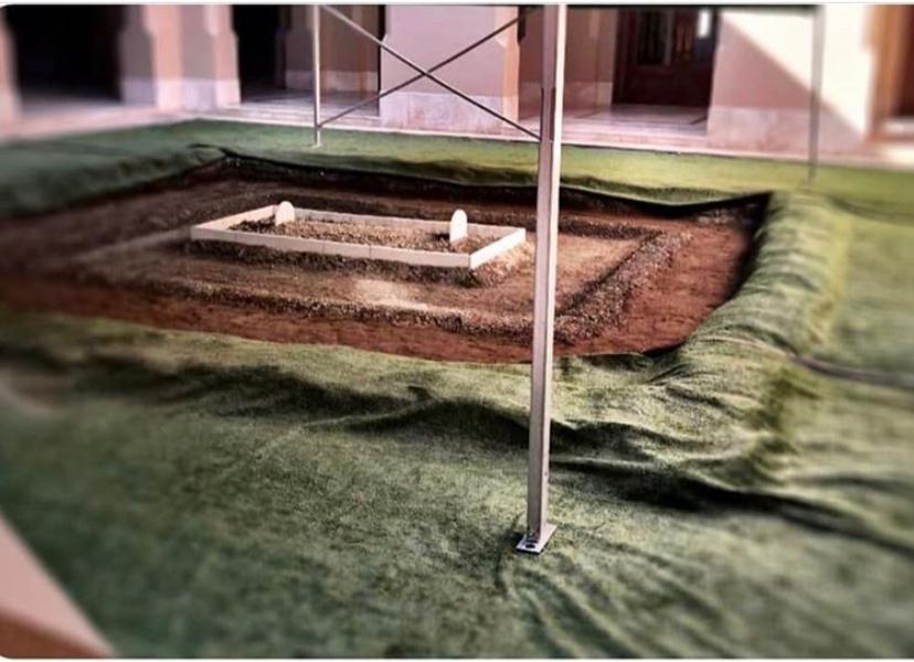 خبير في الإيتيكيت الدبلوماسي يوضح البروتوكول العسكري بجنازة والدنا السلطان قابوس