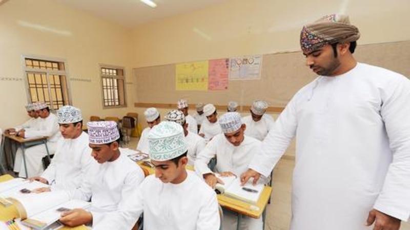 تعليمية مسقط: لم يردنا أي توجيه بتعليق الدراسة غدًا