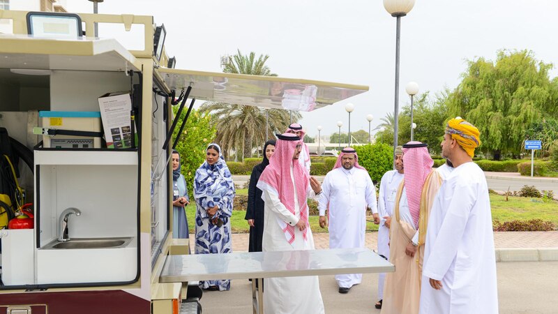 تدشين عيادة بيطرية متنقلة لحماية النمر العربي في ظفار