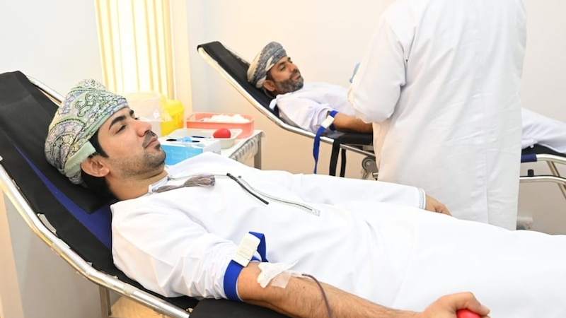 السفارات العمانية تحتفي باليوم العالمي للمتبرعين بالدم