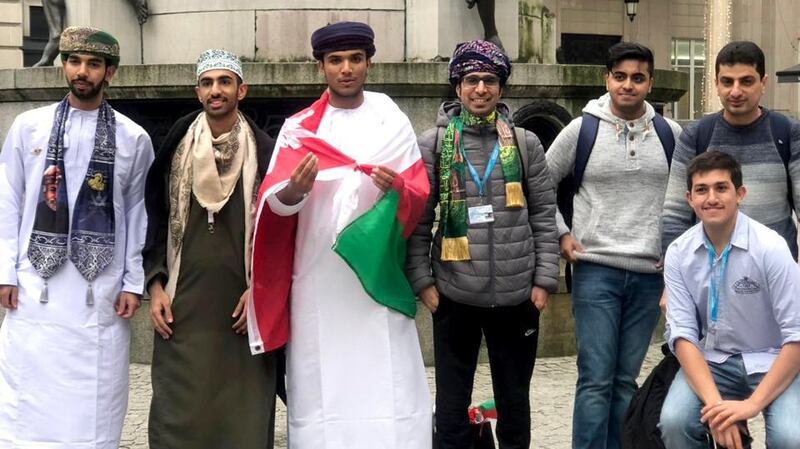 بالصور: طلبتنا في ليفربول يحتفلون بالعيد الوطني الـ ٤٨ المجيد