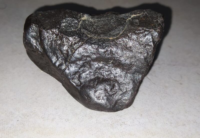 مغامر عماني لُقّب بصائد النيازك يتحدث عن تجربته في البحث عنها