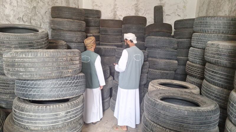 ضبطية جديدة فيها نحو 2000 إطار مركبات مستعمل والمتهم 3 مؤسسات