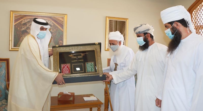 بالصور: السفير السعودي يزور سماحة الشيخ الخليلي