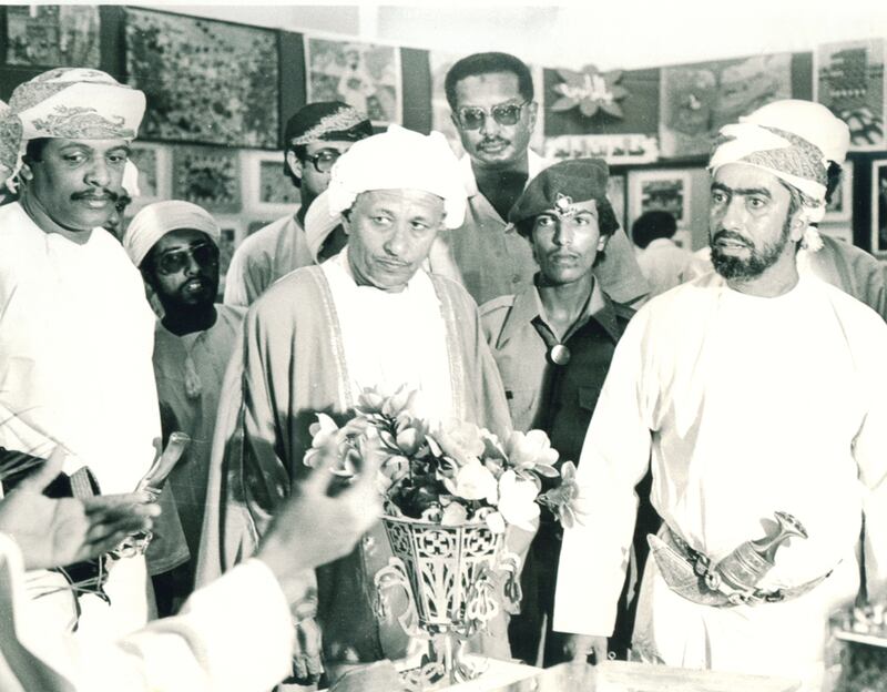 “من رموزنا”: الأستاذ العُماني الذي أسهم في مسيرة التعليم بالسلطنة وتلقّى تكريمًا من جلالة السلطان