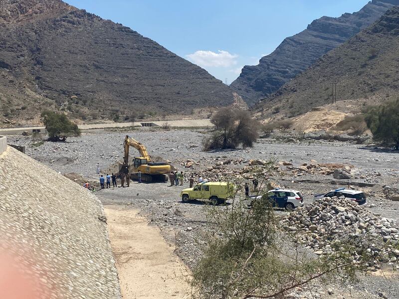 وفاة 3 أشخاص بانهيار أتربة