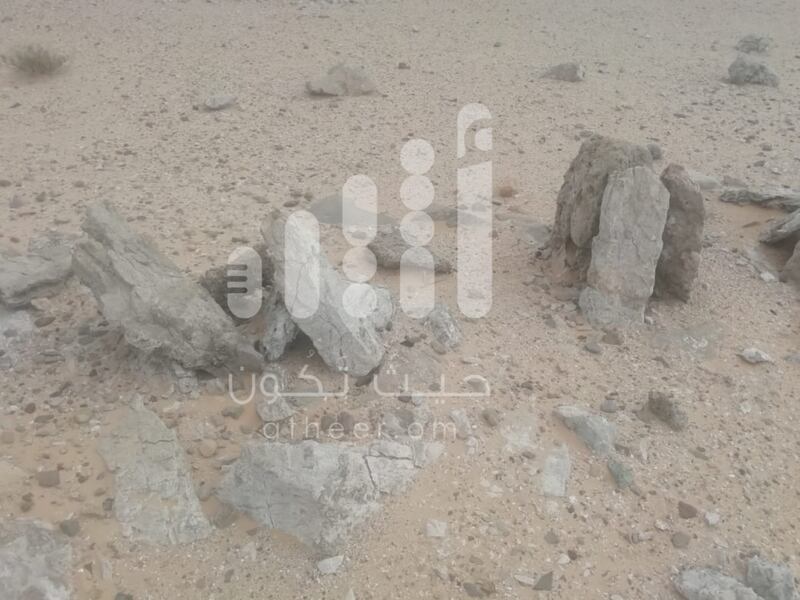 بالصور: مقابر في السلطنة لأناسٍ قيل بأنهم “خُسِف بهم”..وللعلم رأيٌ آخر