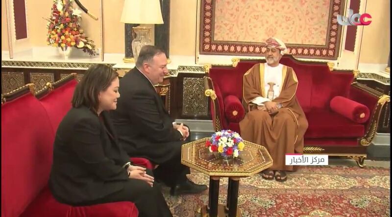 بالفيديو: جلالة السلطان يستقبل وزير الخارجية الأمريكية