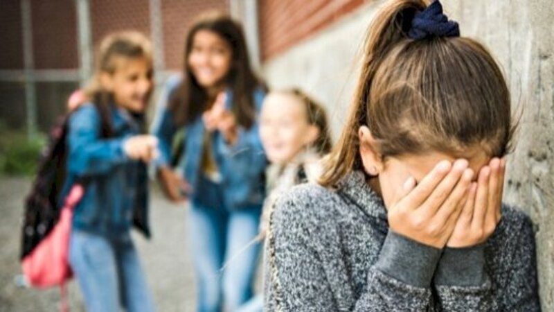 أخصائيتان و”ضحية” يتحدثن عن “التنمّر”؛ فهل لديك قصة معه؟
