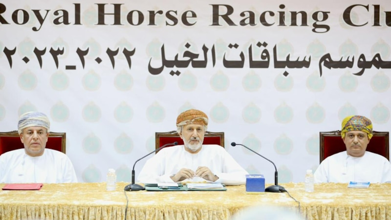 الكندي يلتقي مُلاكَ ومدربي خيول السباق
