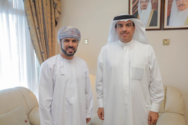 السفير البحريني لـ “أثير”: بيننا صلة قرابة وروابط عائلية والتعاون يشمل جميع المجالات