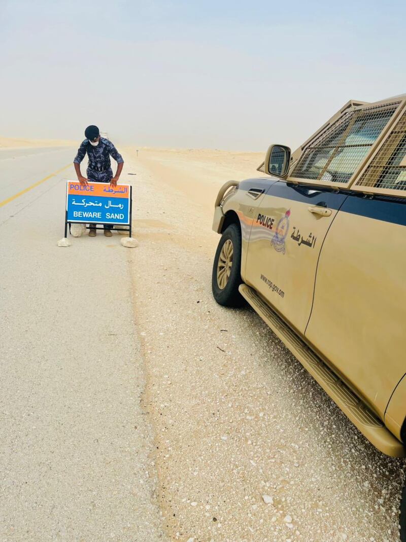 صور ومقاطع توضح ازدحامًا في طريق نزوى – ثمريت..وبعض سالكيه يوضحون الأسباب