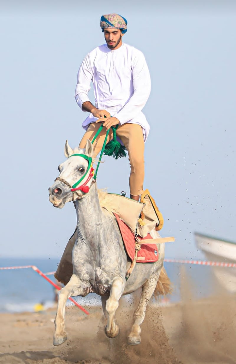 بالصور: رزحة وعازي وصهيل خيول في “عيد الرديدة السعيد”