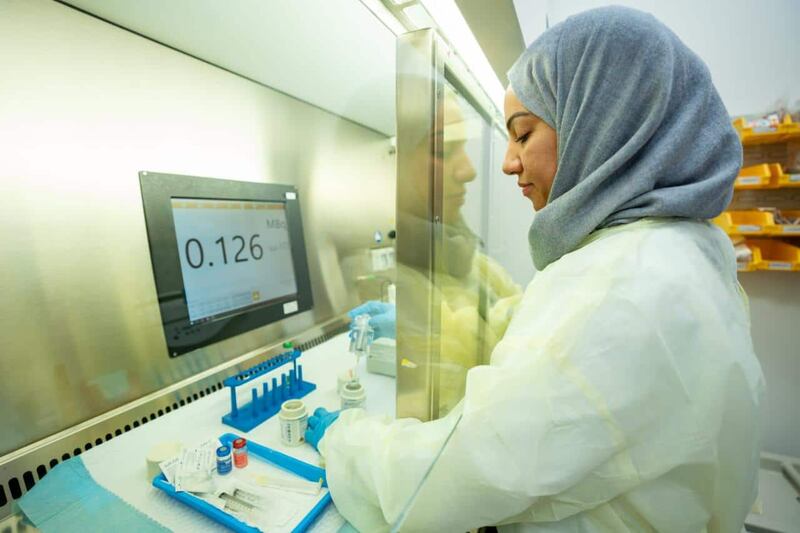 خدمة علاجية جديدة لمرضى سرطان البروستات في “مركز السلطان قابوس”