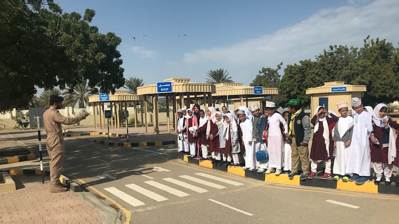 مسؤول شرطي يوجه نصائح مع قرب بداية العام الدراسي الجديد