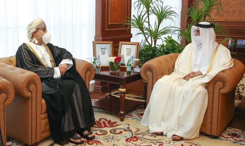 سلطنة عمان وقطر تبحثان التعاون المشترك في مجالات العمل