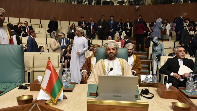 ترحيب خاص بالمشاركة الأولى للسيد بدر في اجتماع مجلس الجامعة العربية