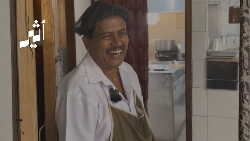 من 52 سنة ومطعم المصلوم في عبري يسوي لحم ناشف وخضرة ودال وكيما وبيض طماط