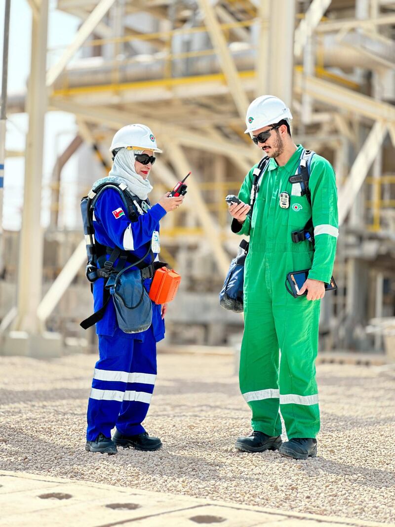 نجحت بدخولها عالم النفط والغاز العماني؛ لتصبح المرأة الوحيدة في أحد الحقول