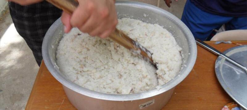 “العرسية” أشهر المأكولات العمانية في أيام العيد .. تعرف عليها