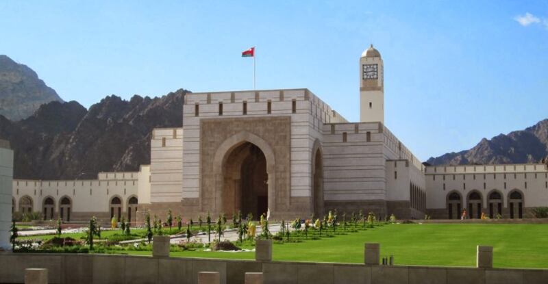 “الدولة” يستبدل بصمة حضور الموظفين وانصرافهم بنظام ذكي