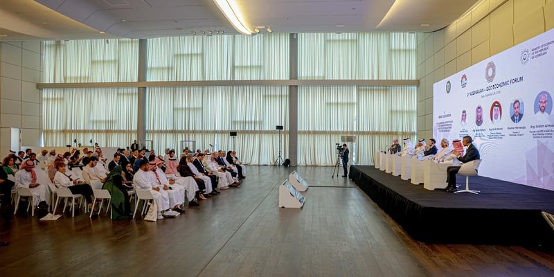 بحث فرص الاستثمار بين عُمان وأذربيجان