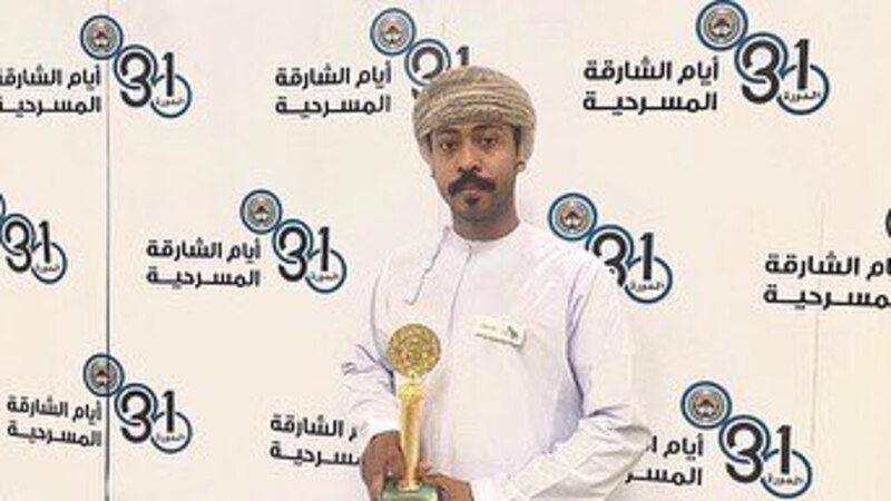 “اللعب على حافة الشطرنج” يحصد المركز الأول في مسابقة خليجية؛ فماذا قال مؤلفه؟