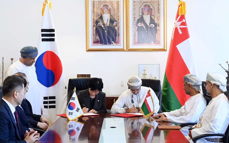 التوقيع على مذكرة تفاهم عمانية كورية في مجال التحول الأخضر