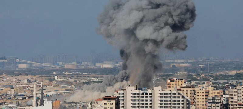 أمين عام مجلس التعاون يحمل الاحتلال الإسرائيلي مسؤولية الأوضاع، وعدد الشهداء يصل إلى 198