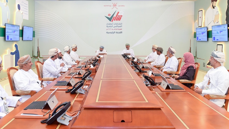 عدد الناخبين تجاوز الـ 100 ألف.. ووزير الداخلية يتابع سير العملية الانتخابية