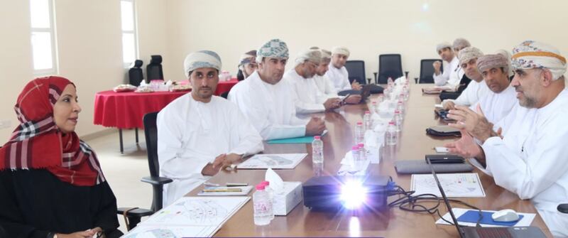 وزيران يزوران مدارس في مشروع مدينة لوى