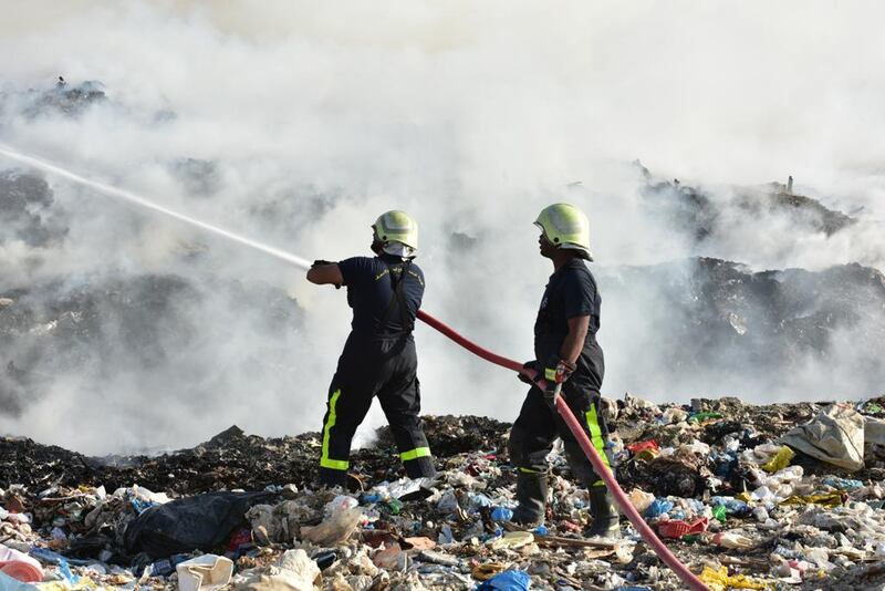 بالصور: حريق في مردم نفايات بالعامرات