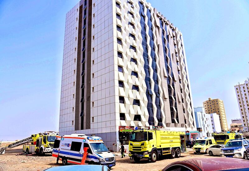 إصابة مواطن في حريق ببناية