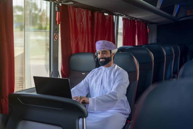 نجاح لمواصلات: نقل أكثر من ٧ آلاف راكب في أول شهرين منذ تدشين مسار مسقط – البريمي – أبوظبي