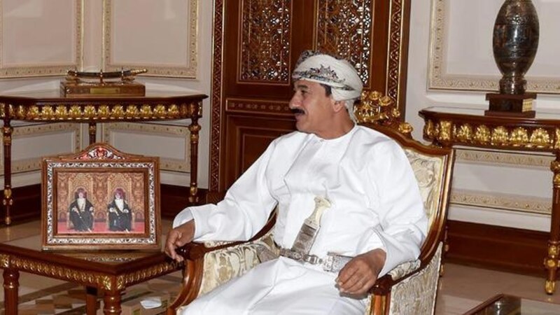 وزير المكتب السلطاني يستقبل سفيرين
