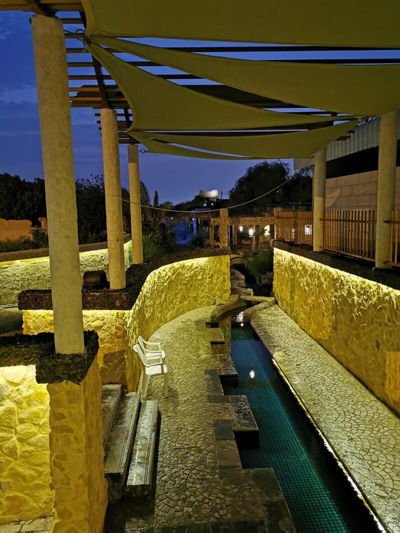 بالفيديو والصور: تحويل فلج من الجفاف إلى واحة سياحية