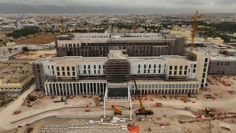 الصحة أولوية: نسب متقدمة لمشروعات إنشاء وتطوير المؤسسات الصحية في ظفار