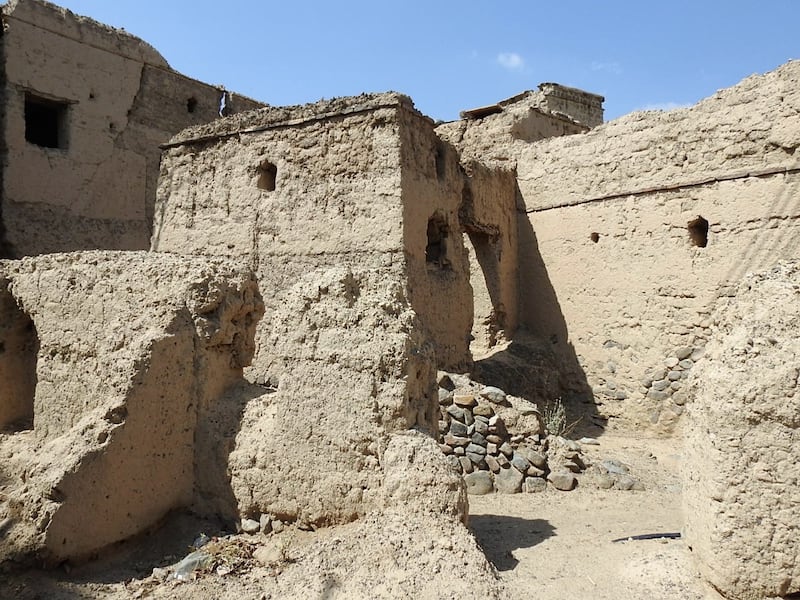 بالصور: القرية العمانية ذات المياه الوفيرة والأشجار الوارفة والآثار القديمة