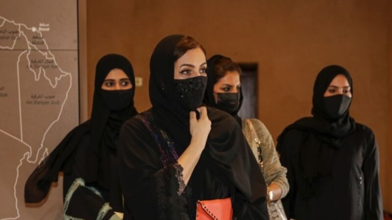 بالصور: السيدة الجليلة تزور حصن مرباط